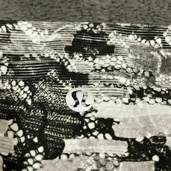 Lululemon Wunder Under Leggings - Picture 7 of 8